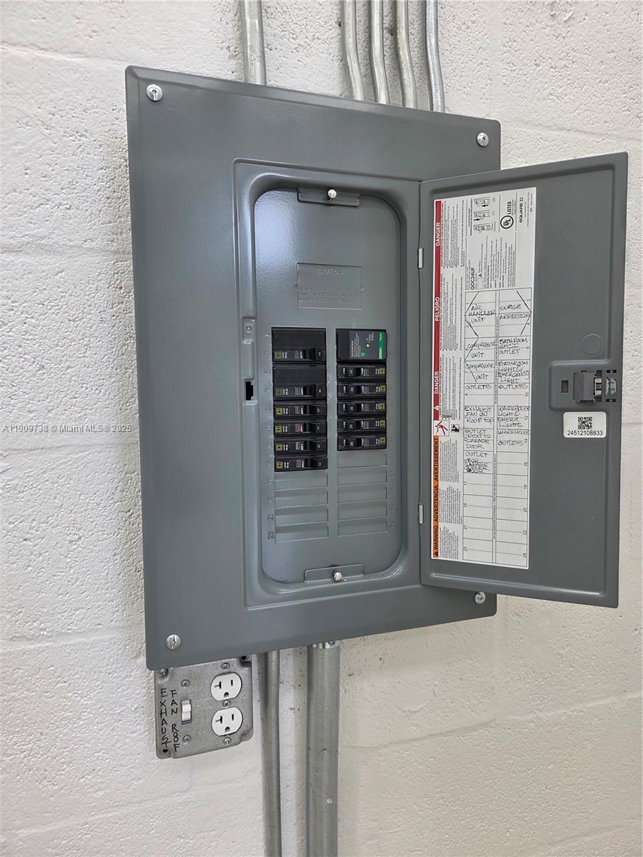 See details / sq. ft. $ 2025-11-06 0 Photo