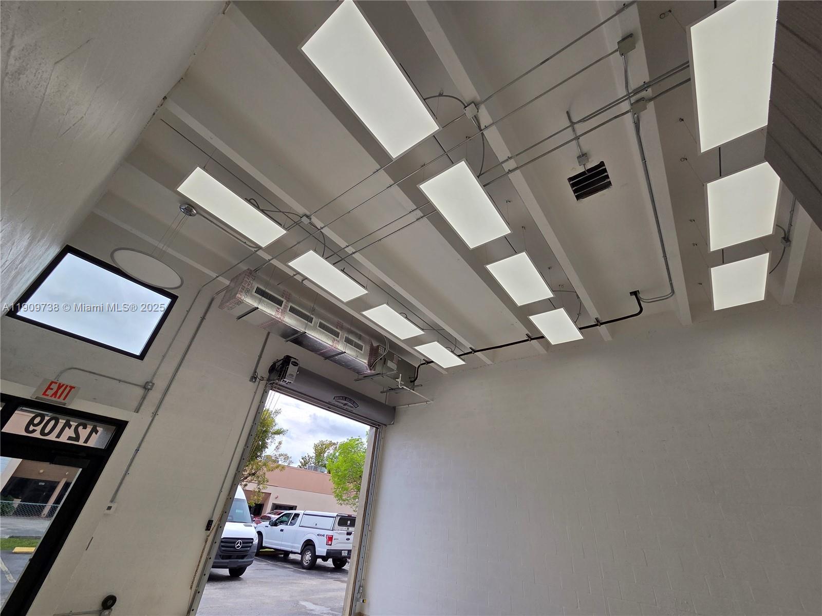 See details / sq. ft. $ 2025-11-06 0 Photo