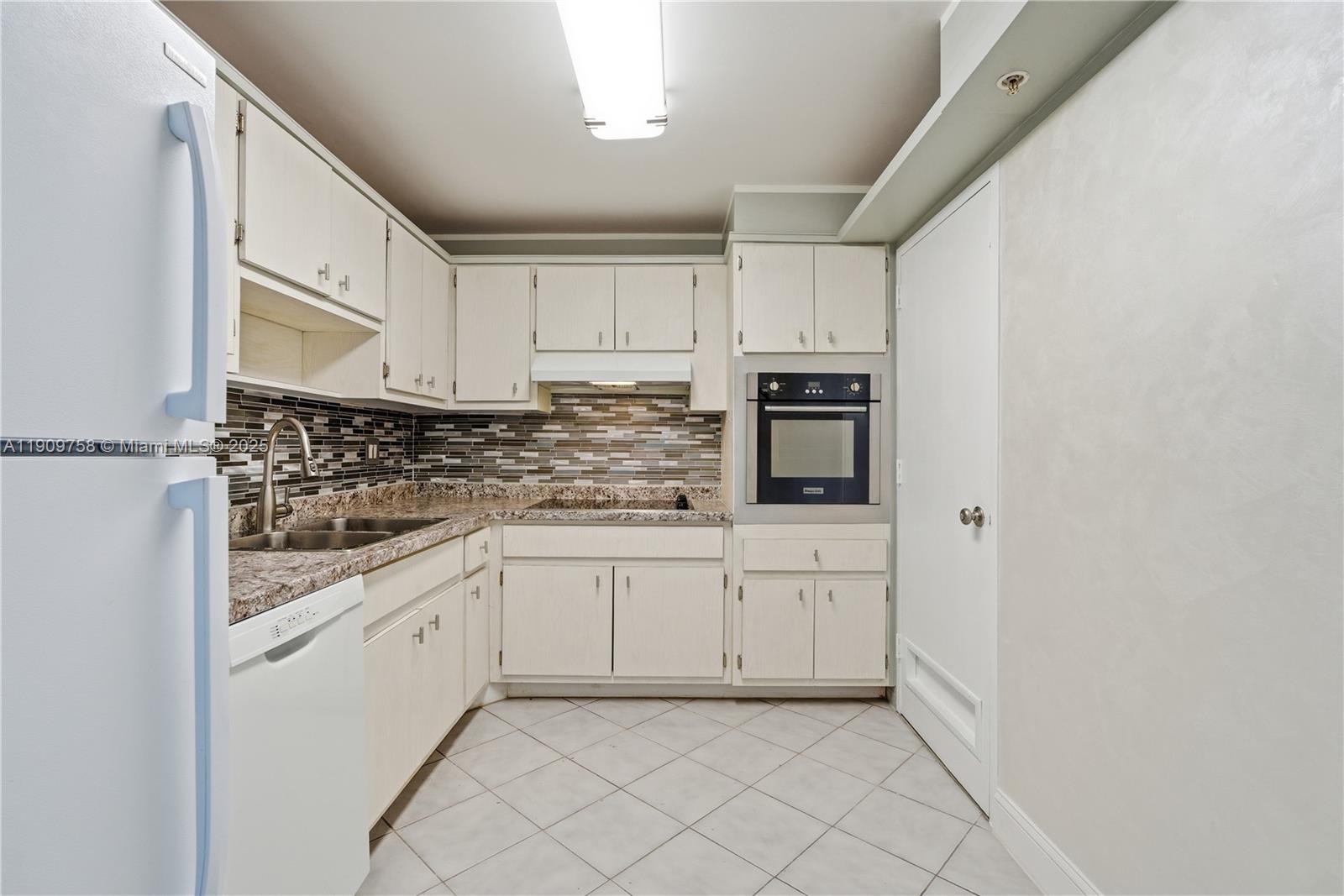 Photo of 400 Kings Point Dr #1404, Sunny Isles Beach, Florida, 33160 -