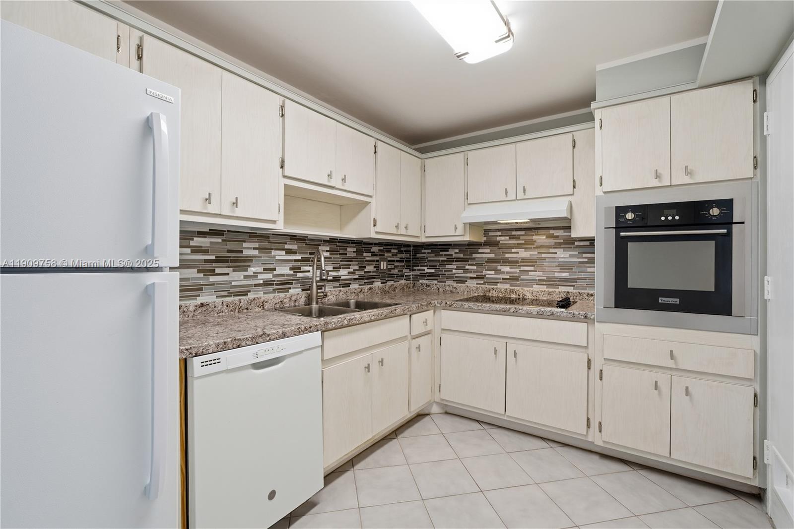 Photo of 400 Kings Point Dr #1404, Sunny Isles Beach, Florida, 33160 -