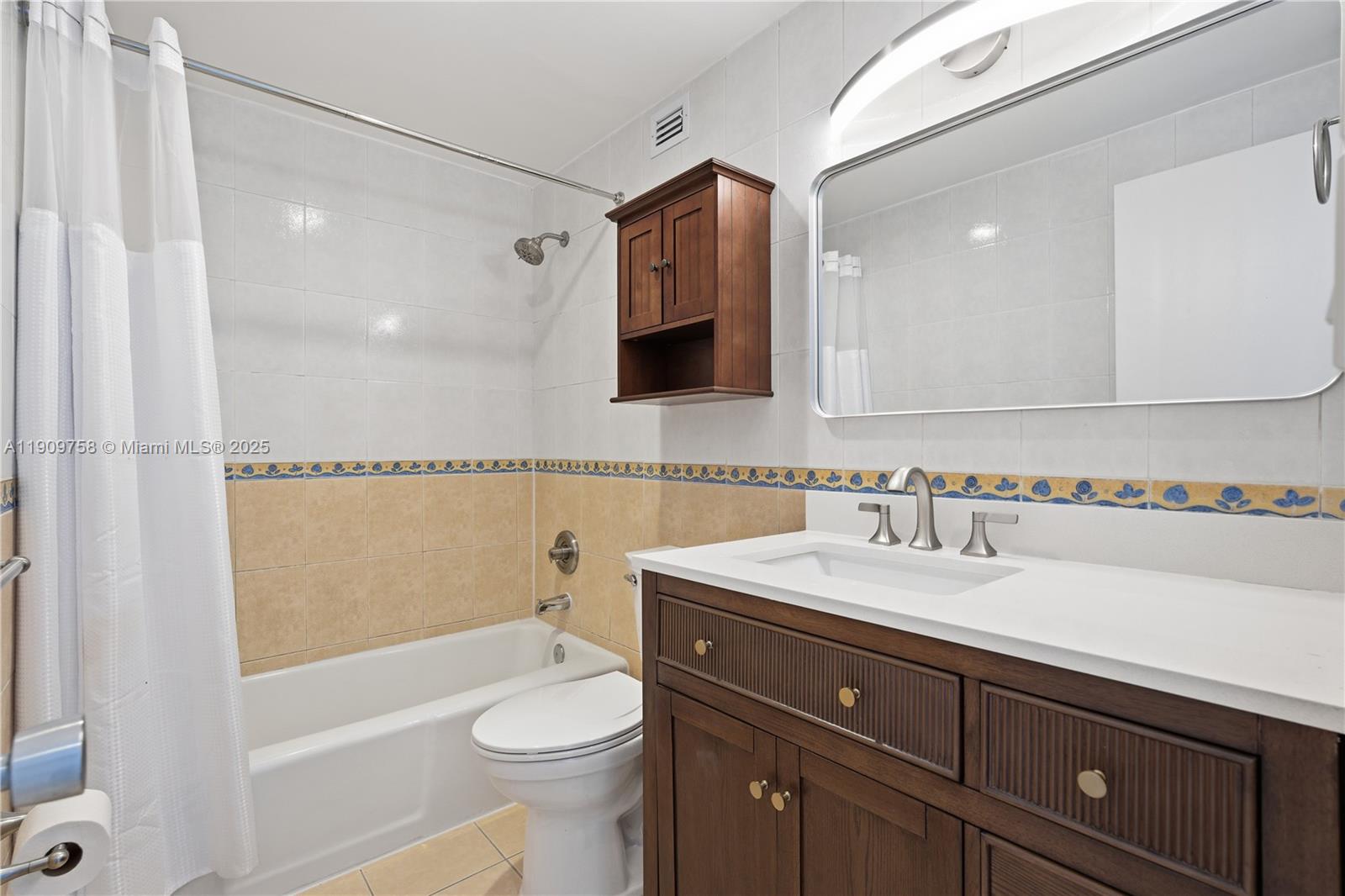 Photo of 400 Kings Point Dr #1404, Sunny Isles Beach, Florida, 33160 -