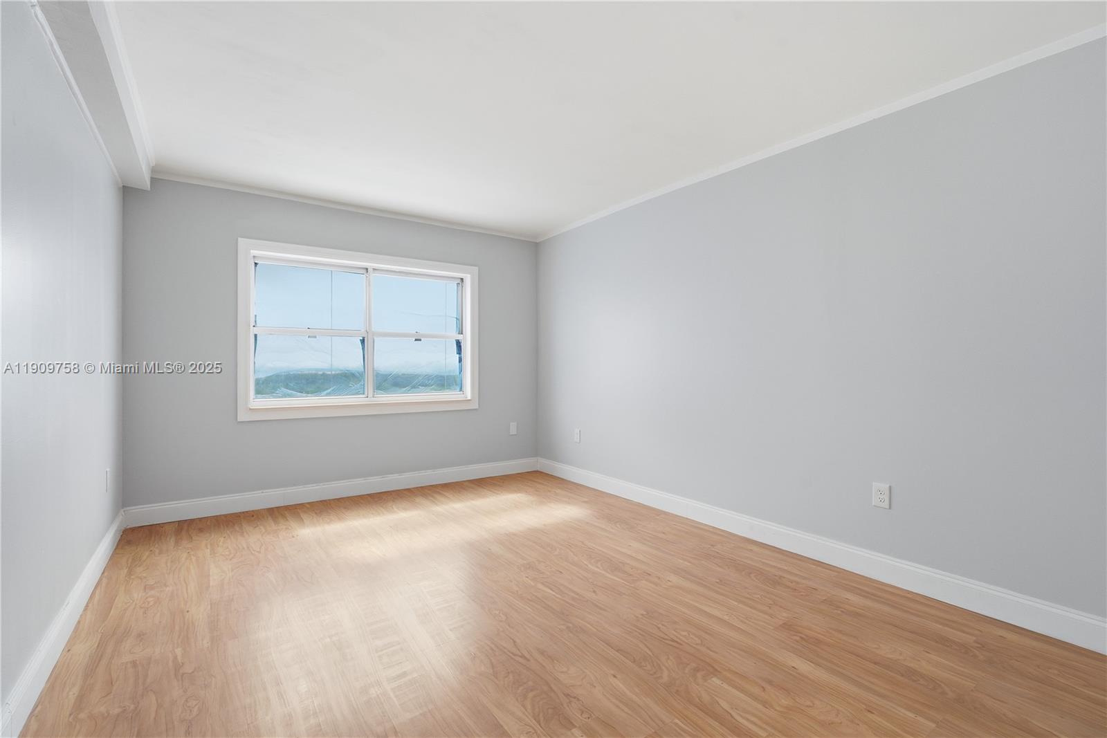 Photo of 400 Kings Point Dr #1404, Sunny Isles Beach, Florida, 33160 -