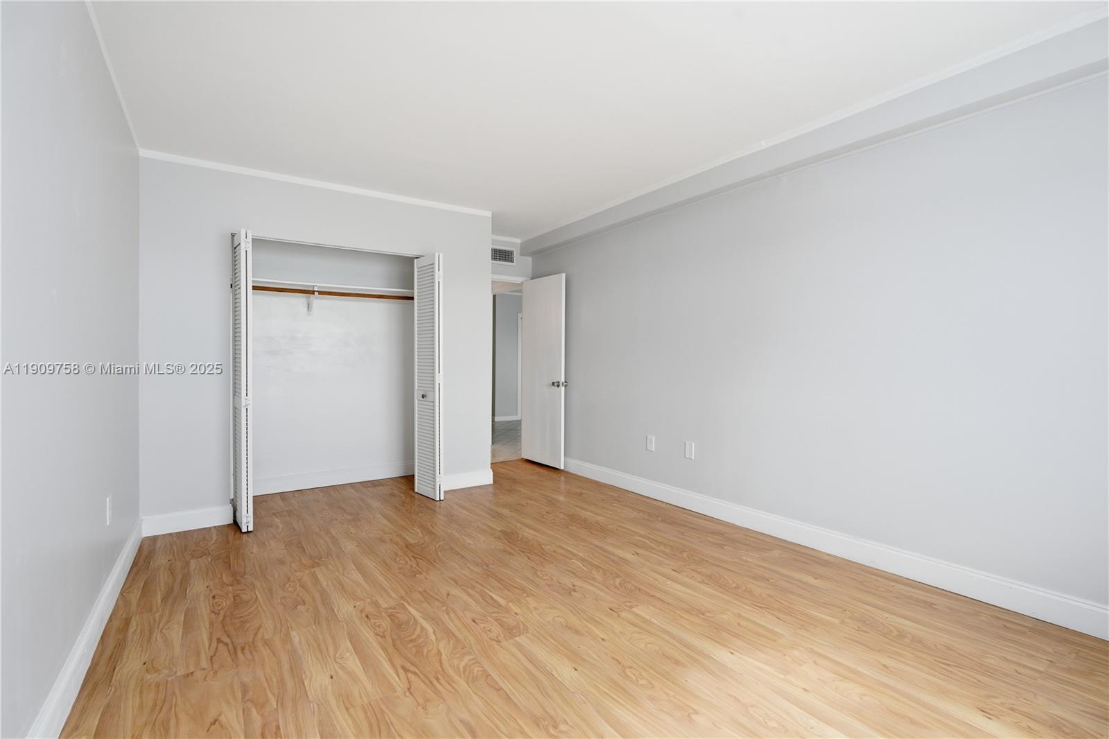 Photo of 400 Kings Point Dr #1404, Sunny Isles Beach, Florida, 33160 -