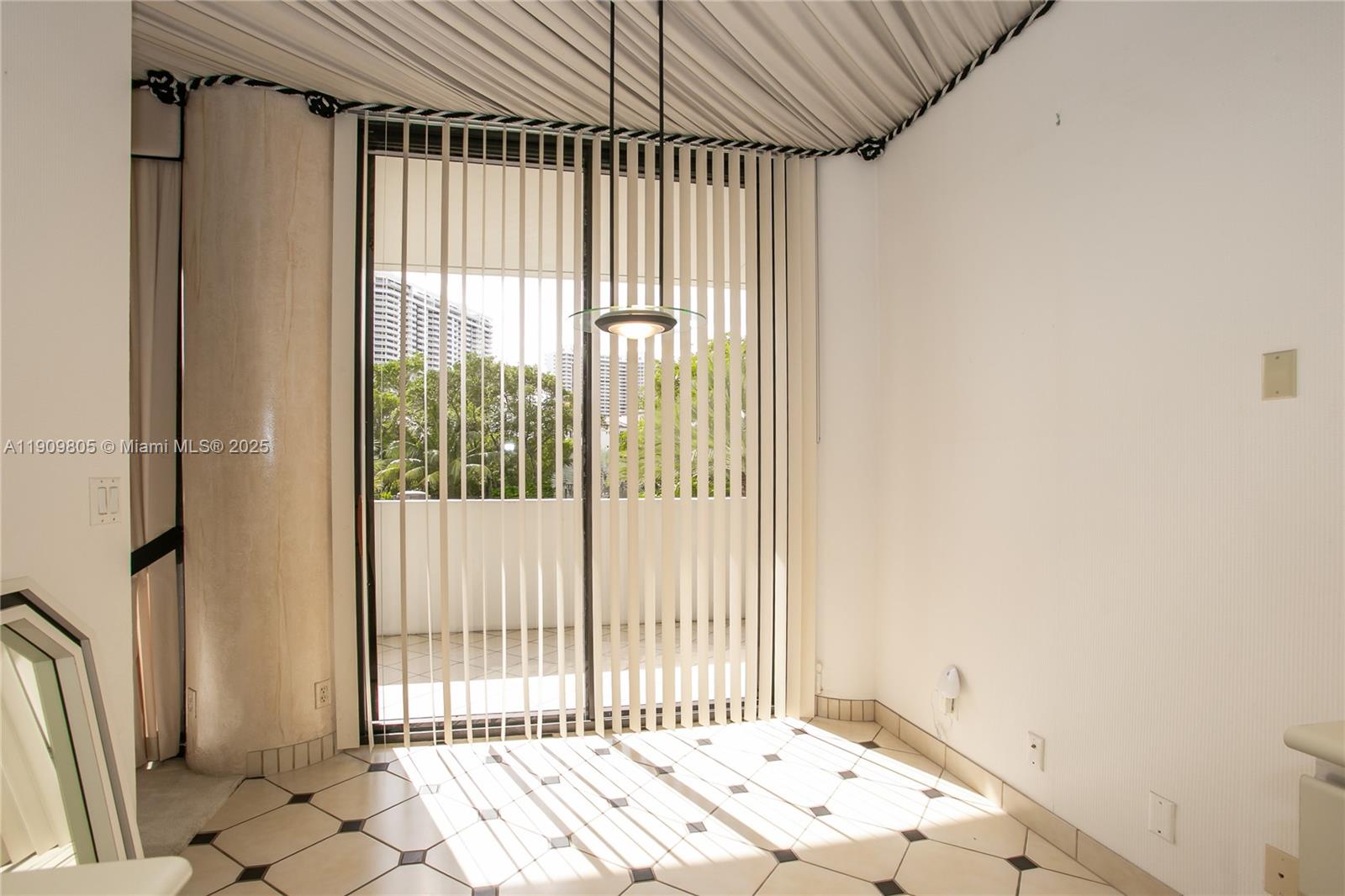 See details WSTE1 2 / 2 1520 sq. ft. $ 2025-11-06 0 Photo