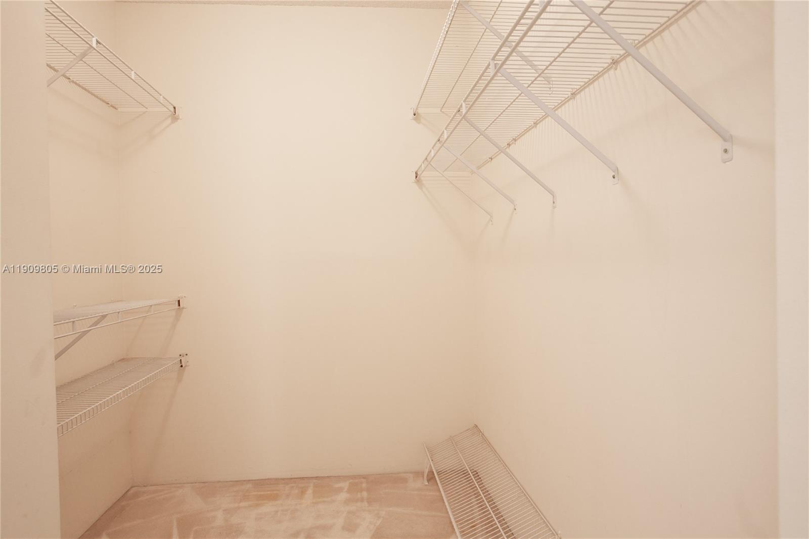 See details WSTE1 2 / 2 1520 sq. ft. $ 2025-11-06 0 Photo