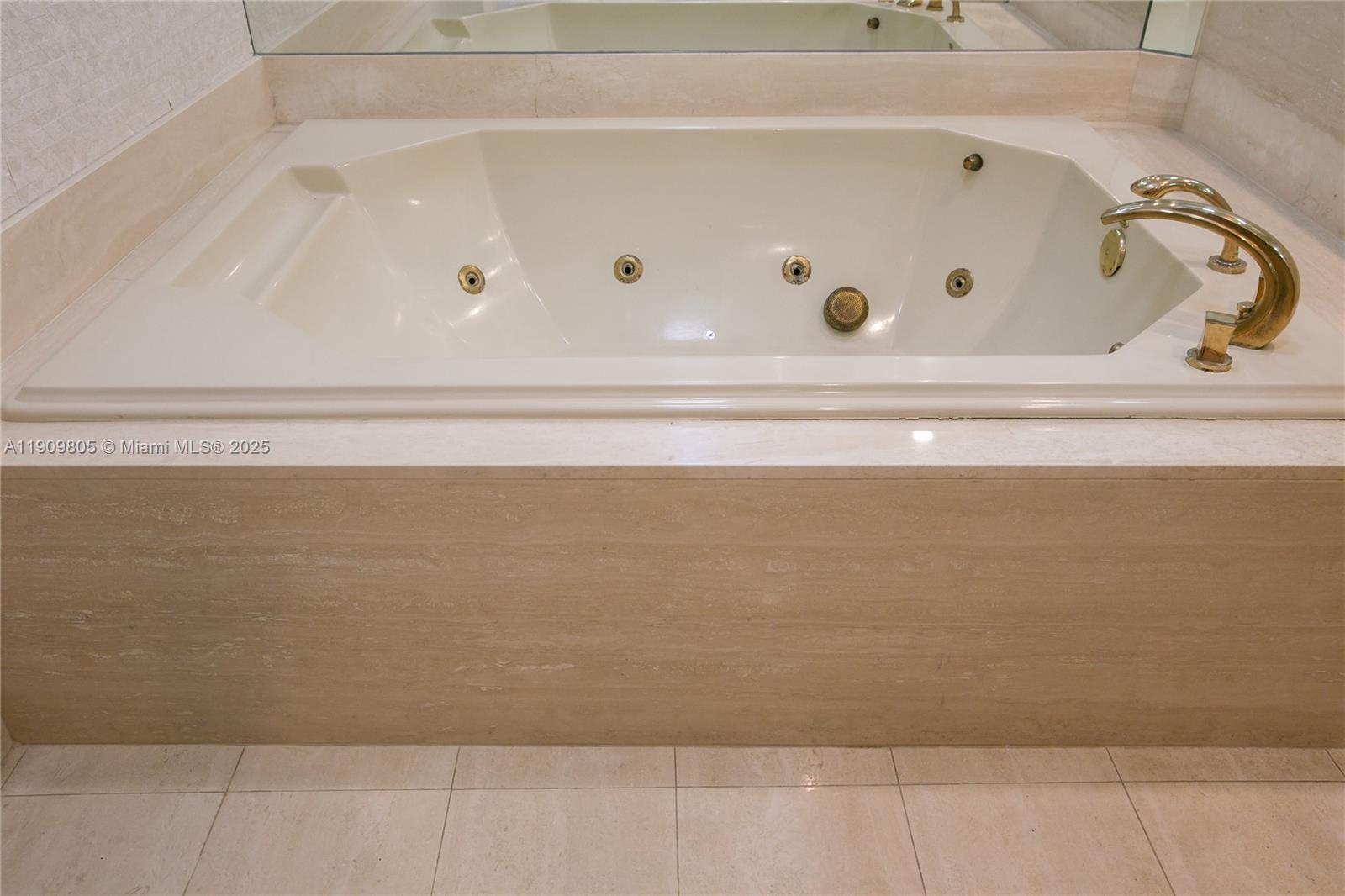 See details WSTE1 2 / 2 1520 sq. ft. $ 2025-11-06 0 Photo