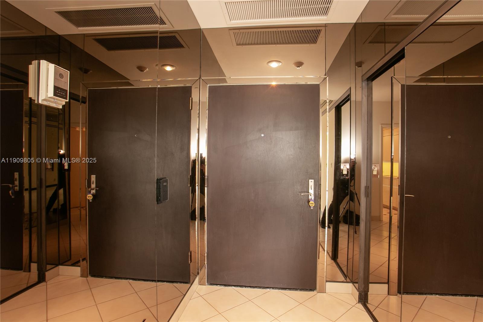 See details WSTE1 2 / 2 1520 sq. ft. $ 2025-11-06 0 Photo