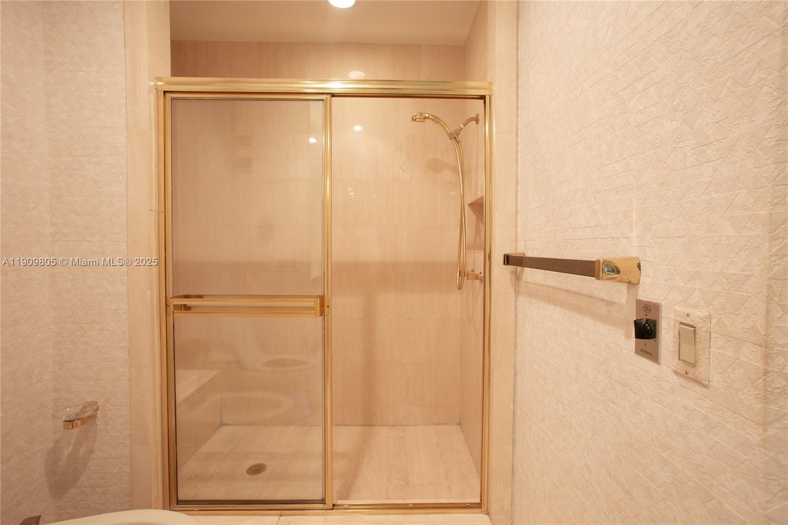 See details WSTE1 2 / 2 1520 sq. ft. $ 2025-11-06 0 Photo