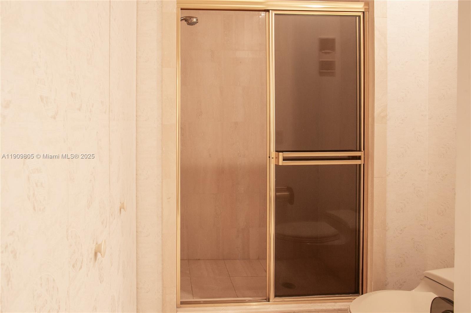 See details WSTE1 2 / 2 1520 sq. ft. $ 2025-11-06 0 Photo