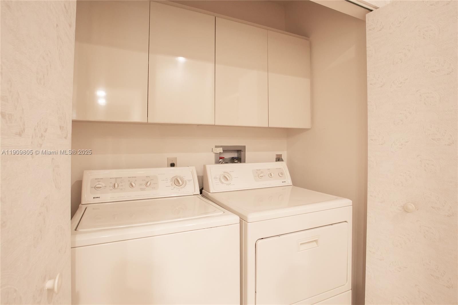 See details WSTE1 2 / 2 1520 sq. ft. $ 2025-11-06 0 Photo