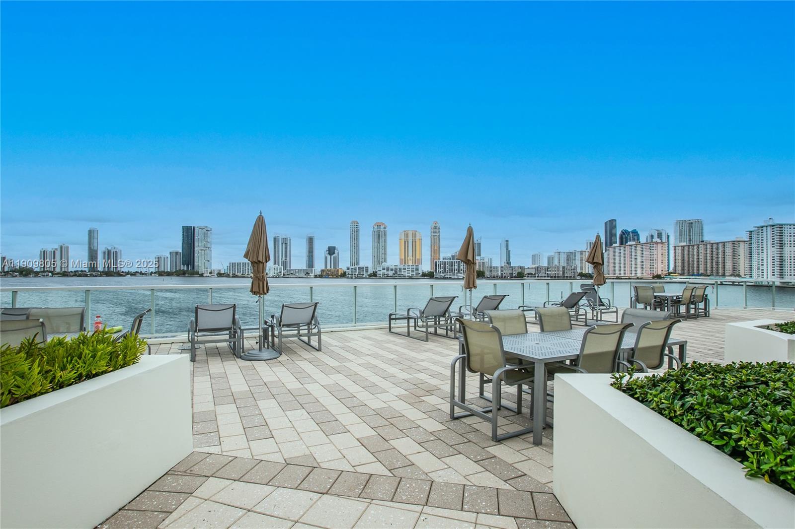 See details WSTE1 2 / 2 1520 sq. ft. $ 2025-11-06 0 Photo