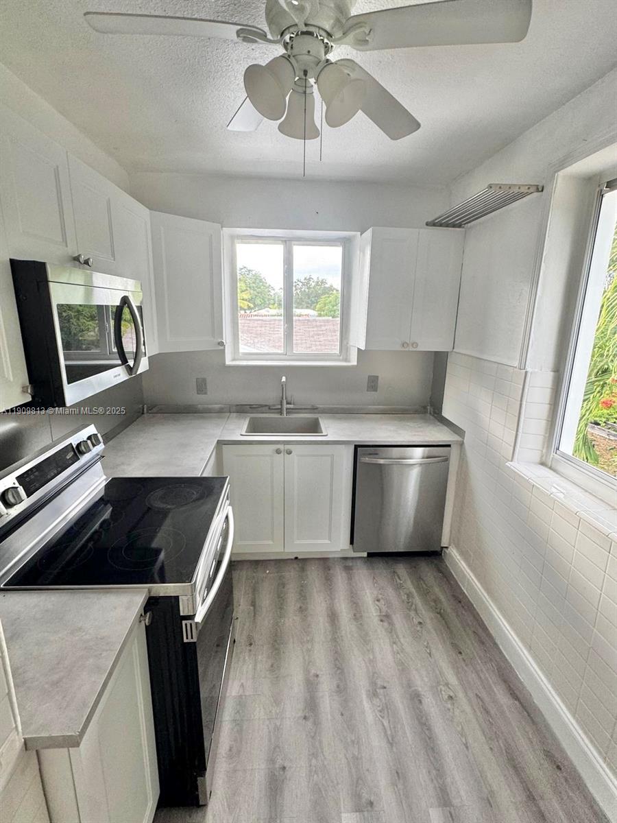 See details / 1976 sq. ft. $ 2025-11-06 0 Photo