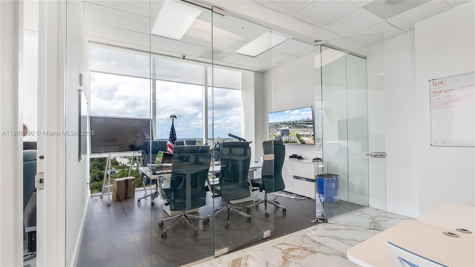 Подробнее / кв.футов $ 2025-11-06 0 Фото