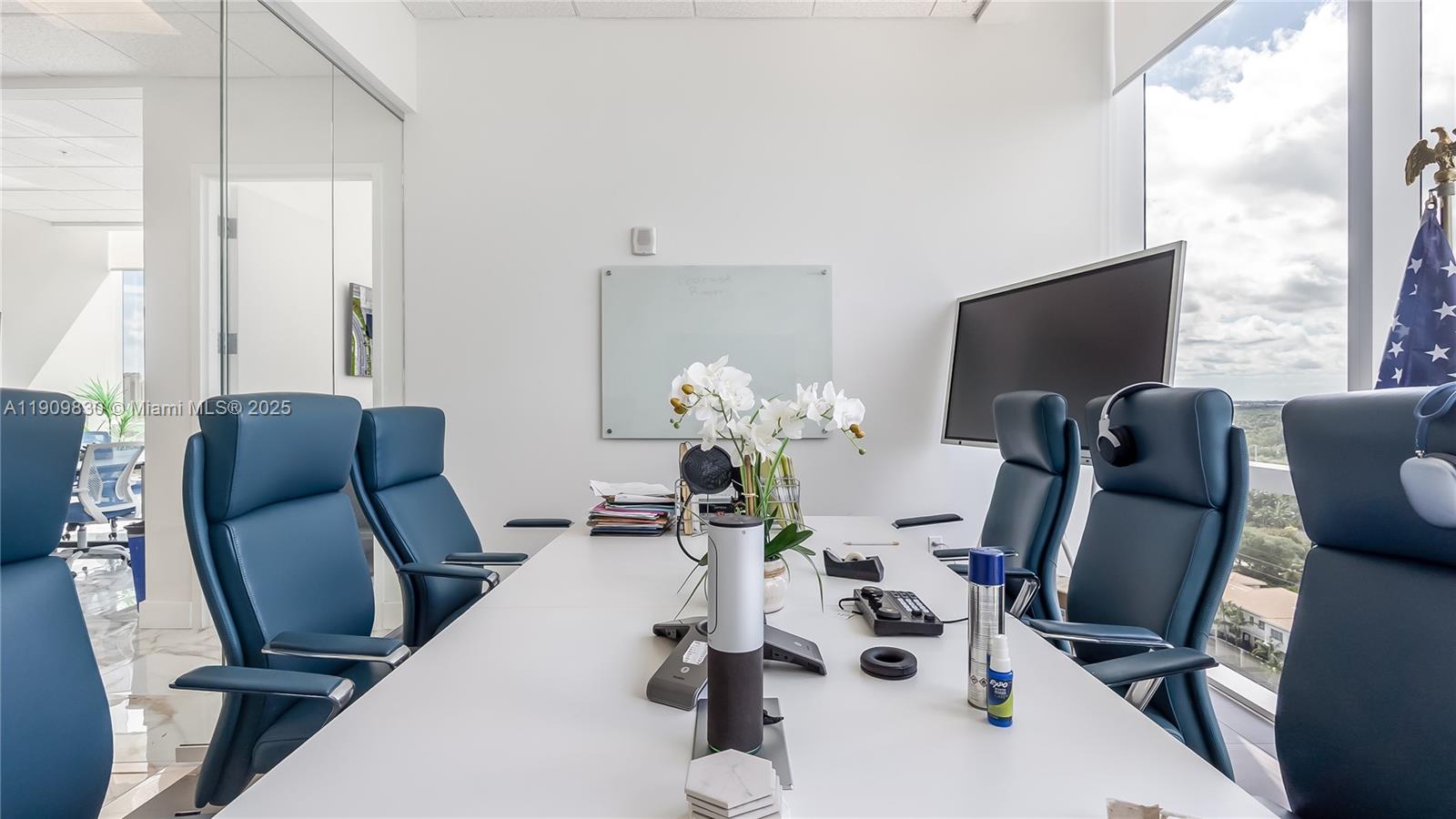 Подробнее / кв.футов $ 2025-11-06 0 Фото