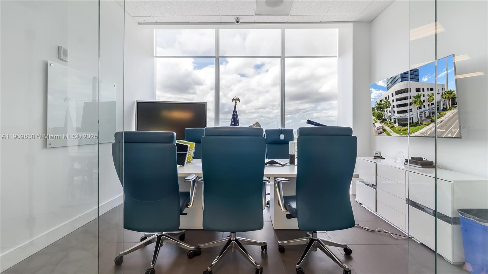 Подробнее / кв.футов $ 2025-11-06 0 Фото