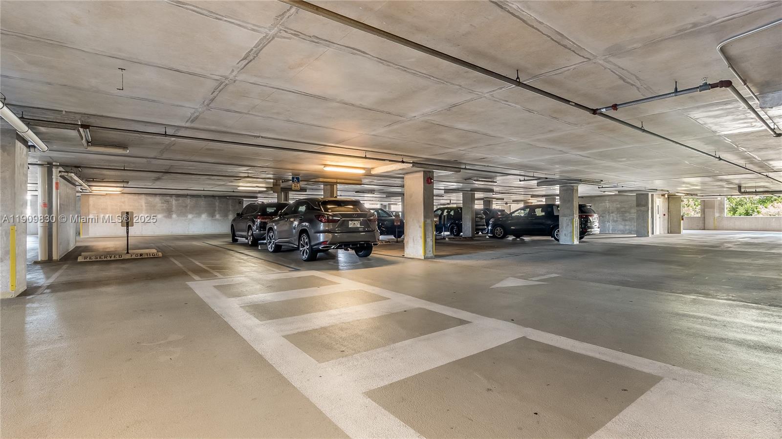 Подробнее / кв.футов $ 2025-11-06 0 Фото