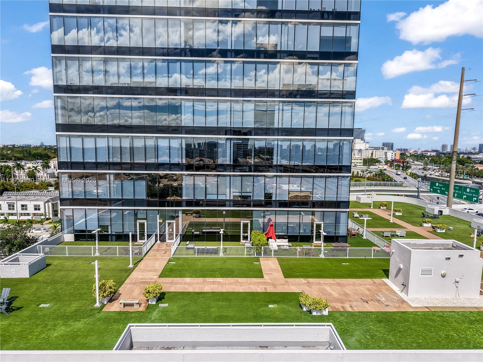 Подробнее / кв.футов $ 2025-11-06 0 Фото