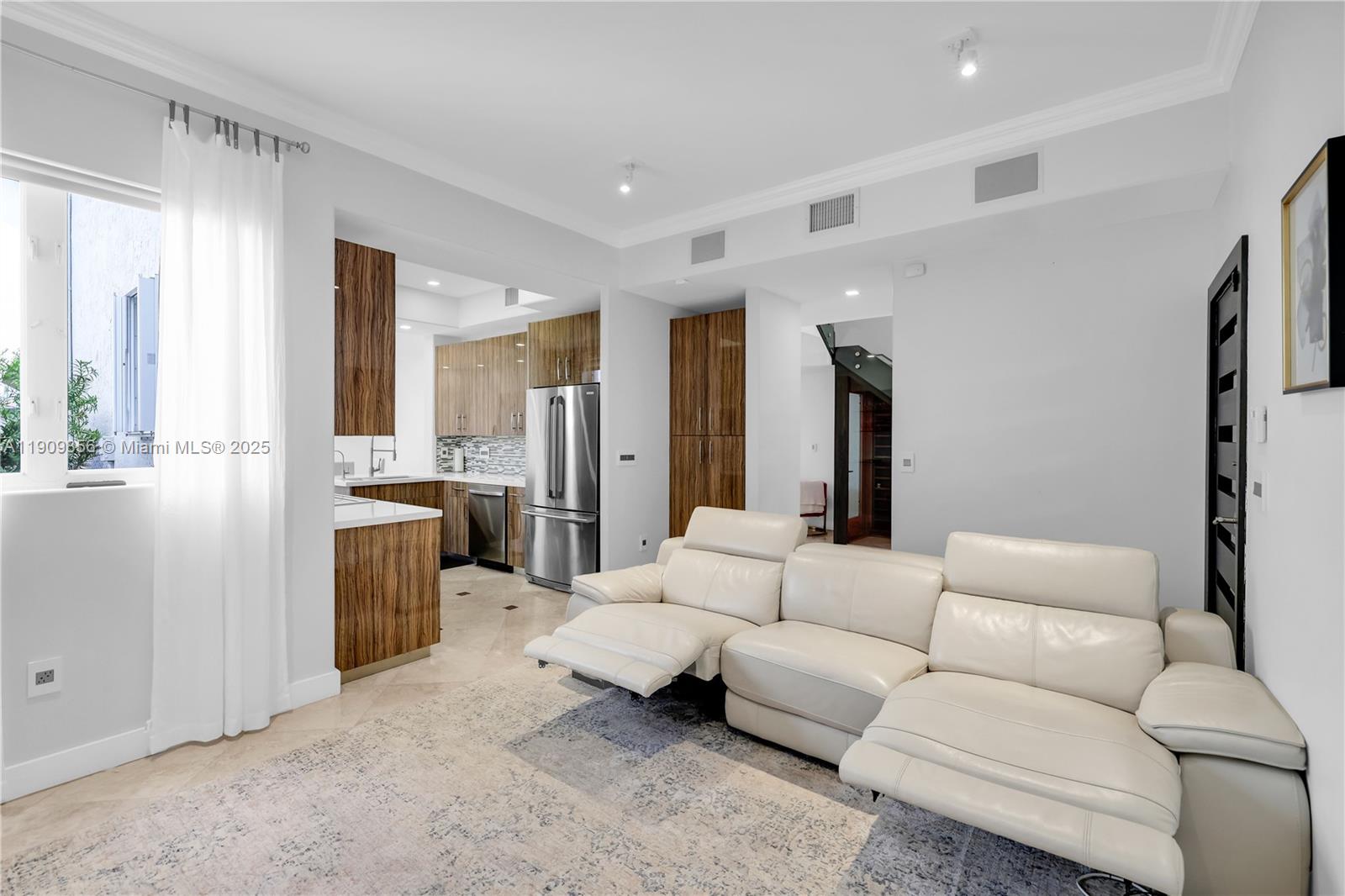 Photo of 3015 208th St  (3015), Aventura, Florida, 33180 - 