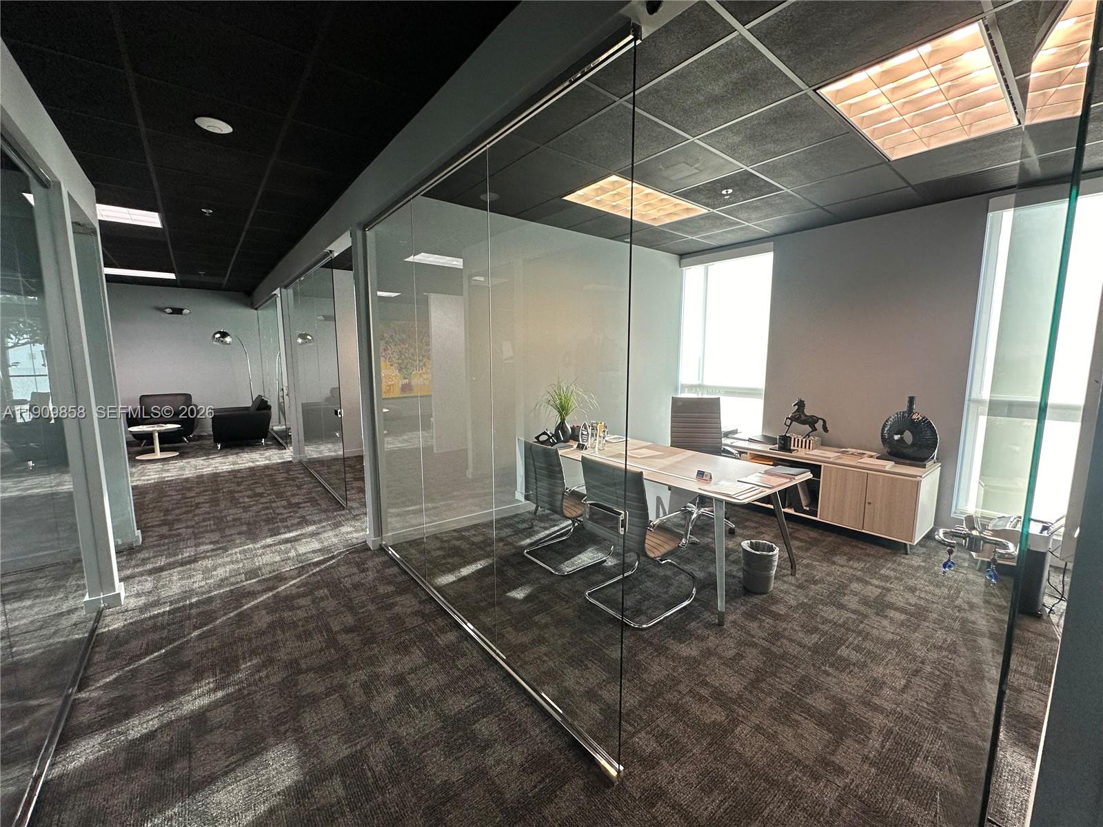 Подробнее 1100-1101 / кв.футов $ 2026-01-05 0 Фото