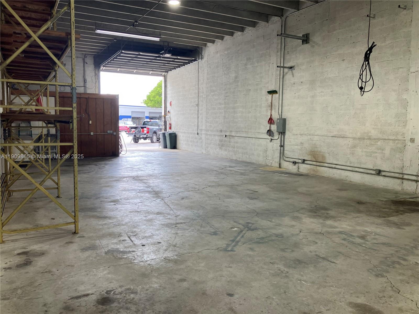 See details 3 / sq. ft. $ 2025-11-06 0 Photo