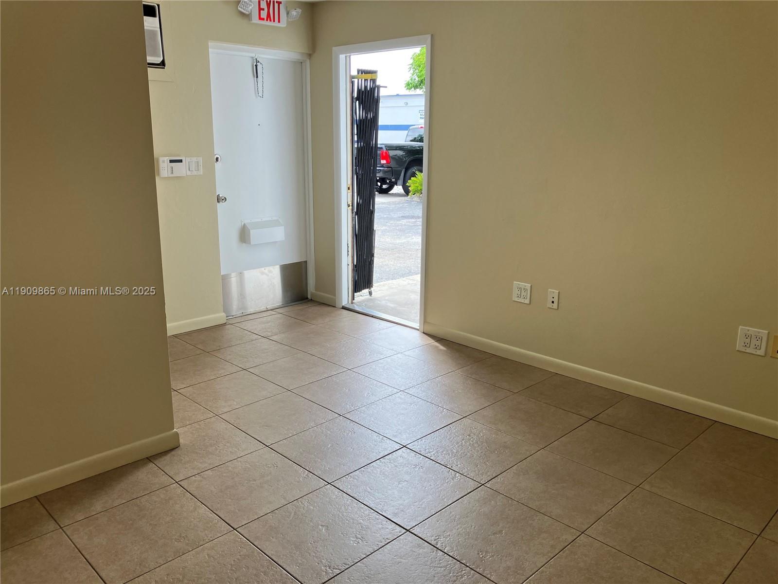 See details 3 / sq. ft. $ 2025-11-06 0 Photo