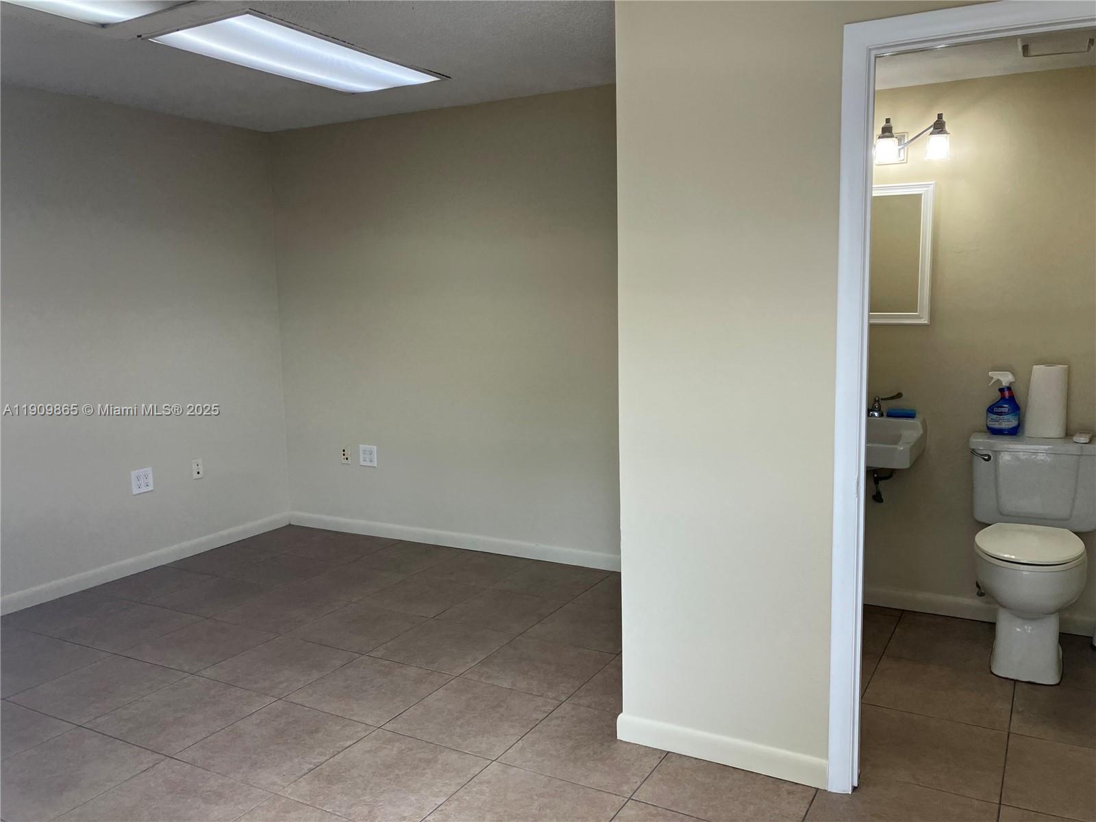 See details 3 / sq. ft. $ 2025-11-06 0 Photo