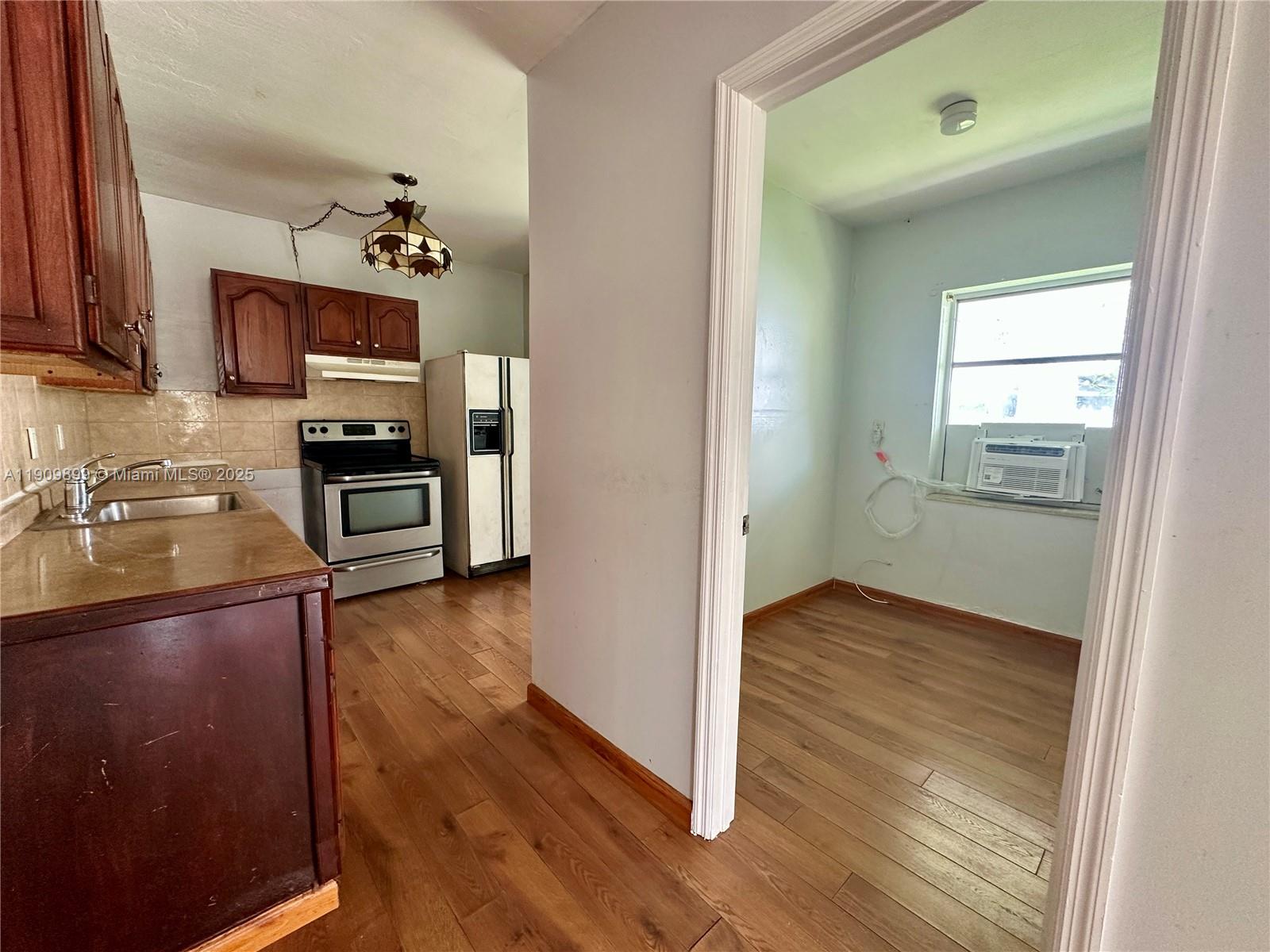 Подробнее / 1914 кв.футов $ 2025-11-06 0 Фото