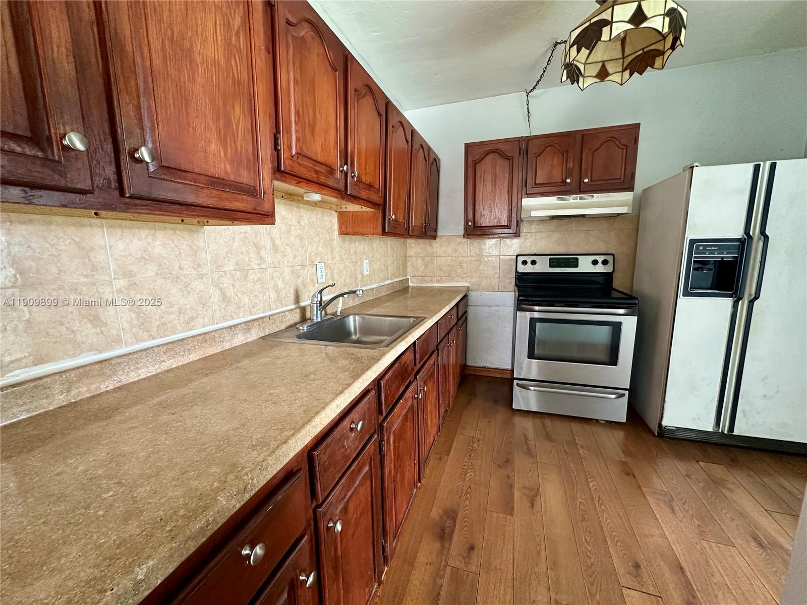 Подробнее / 1914 кв.футов $ 2025-11-06 0 Фото