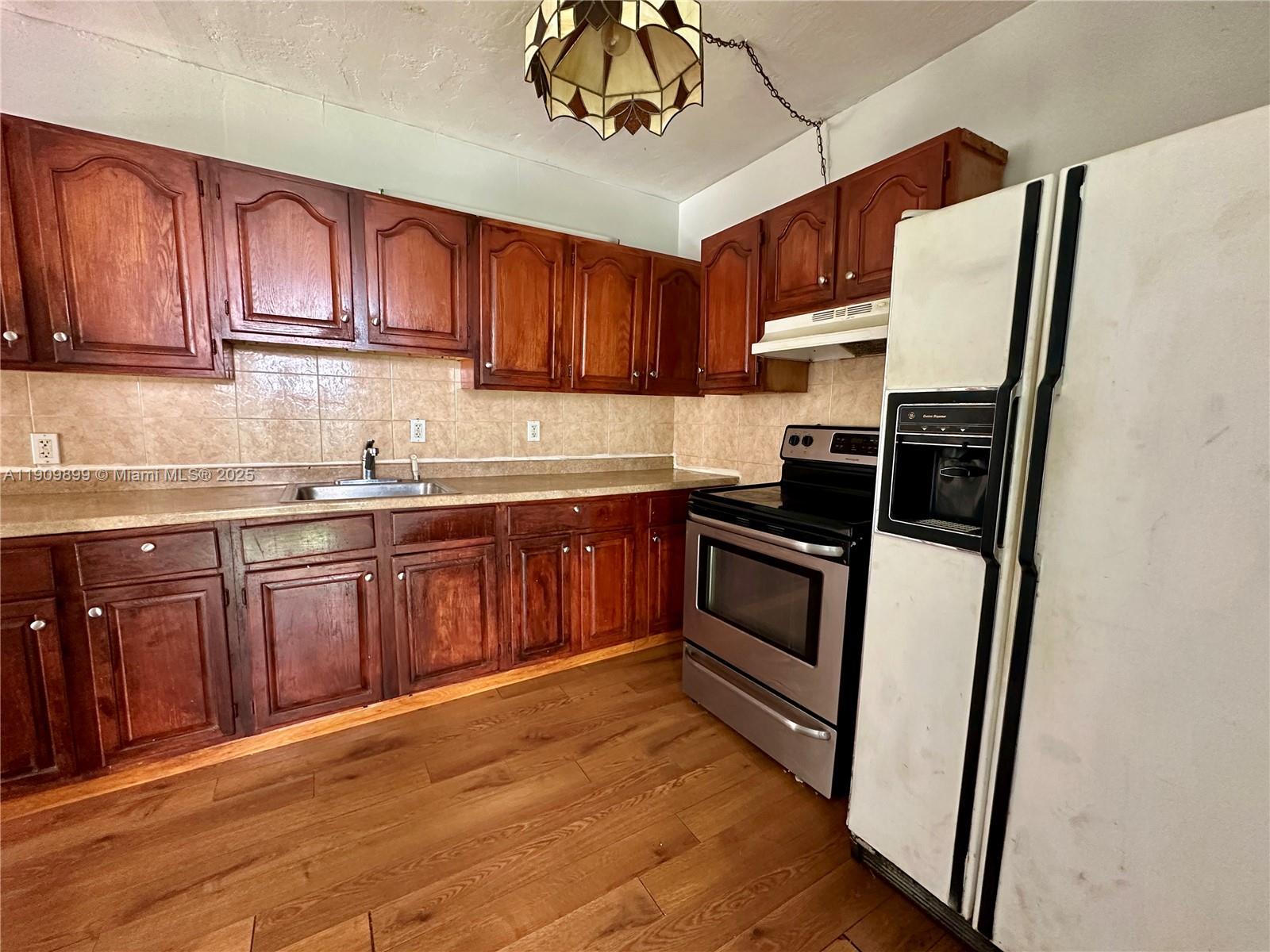 Подробнее / 1914 кв.футов $ 2025-11-06 0 Фото