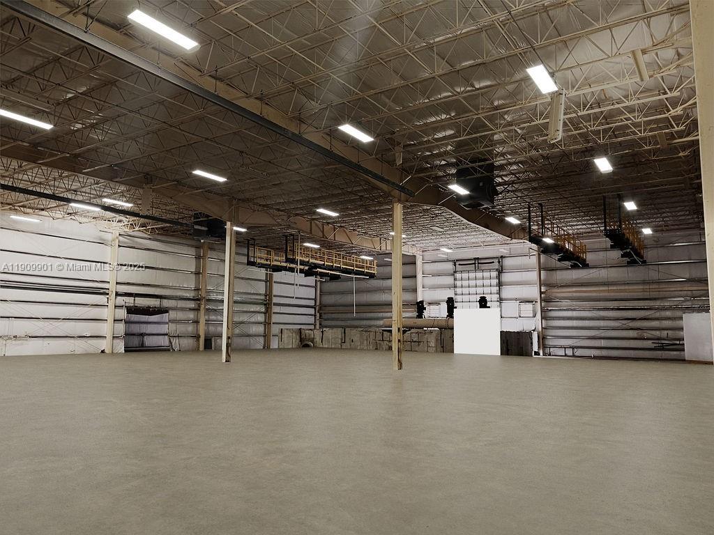 See details / sq. ft. $ 2025-11-06 0 Photo