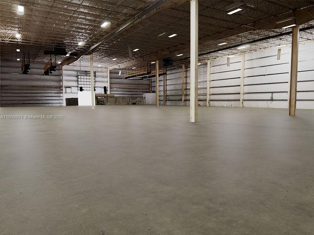 See details / sq. ft. $ 2025-11-06 0 Photo