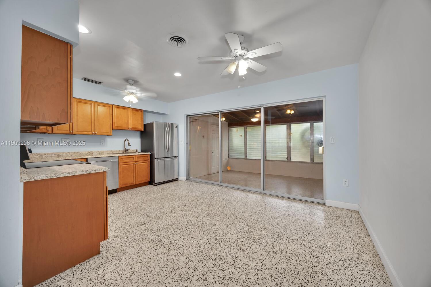   /  2395 sq. ft. $ 2025-11-06 0 Photo