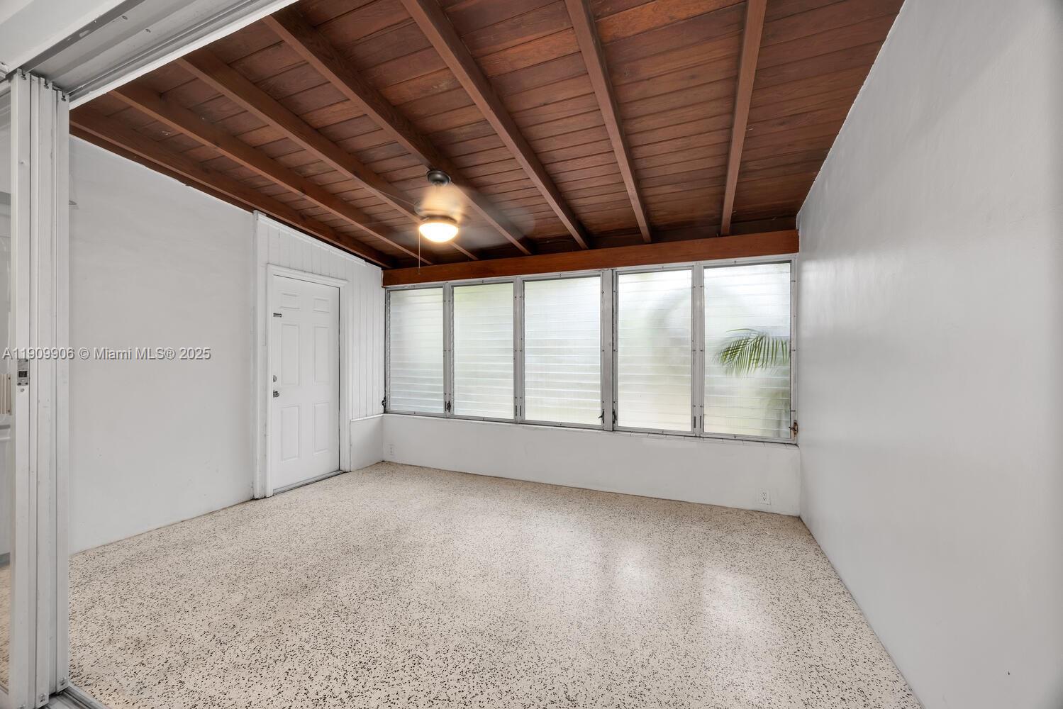   /  2395 sq. ft. $ 2025-11-06 0 Photo