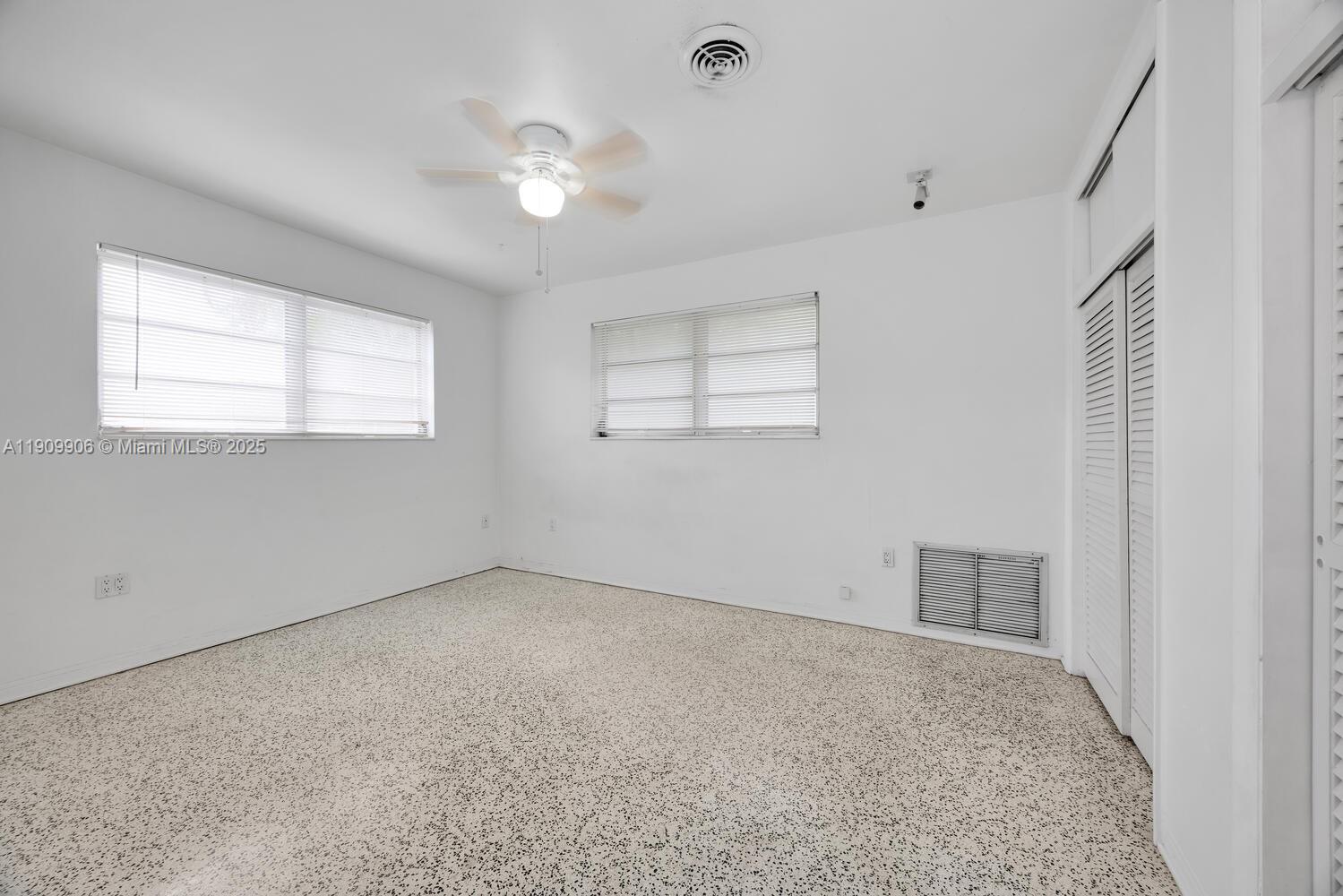   /  2395 sq. ft. $ 2025-11-06 0 Photo