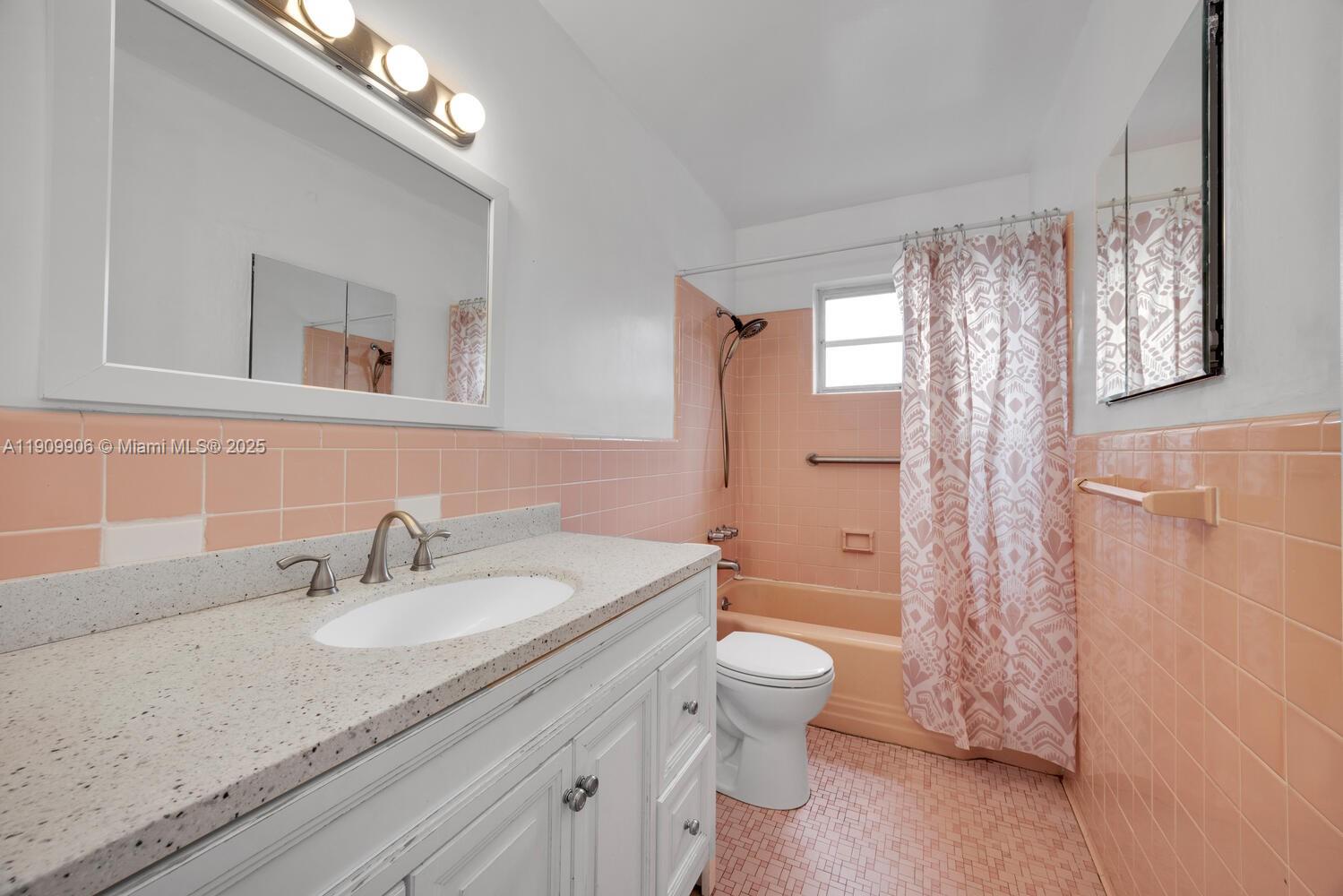   /  2395 sq. ft. $ 2025-11-06 0 Photo