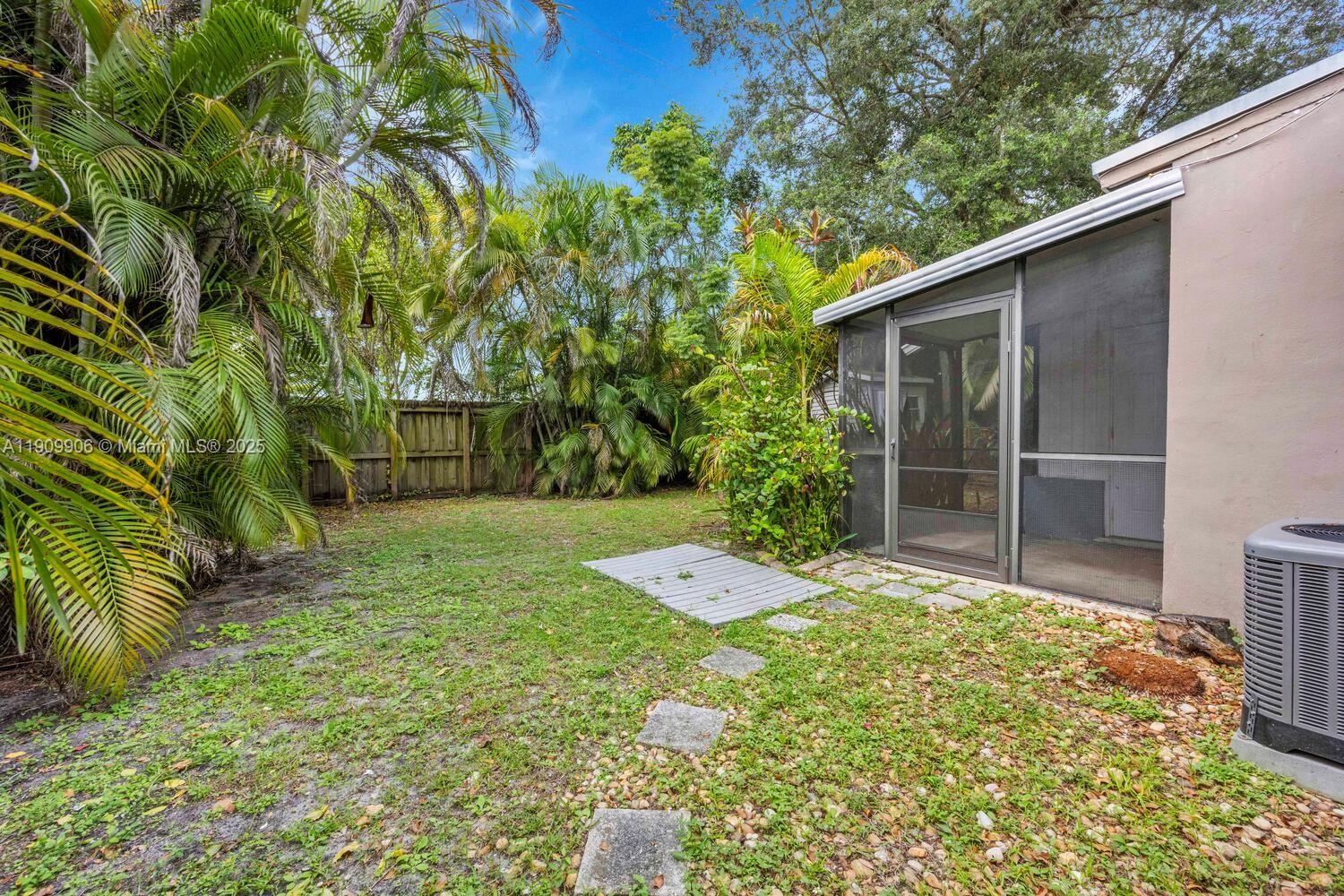   /  2395 sq. ft. $ 2025-11-06 0 Photo