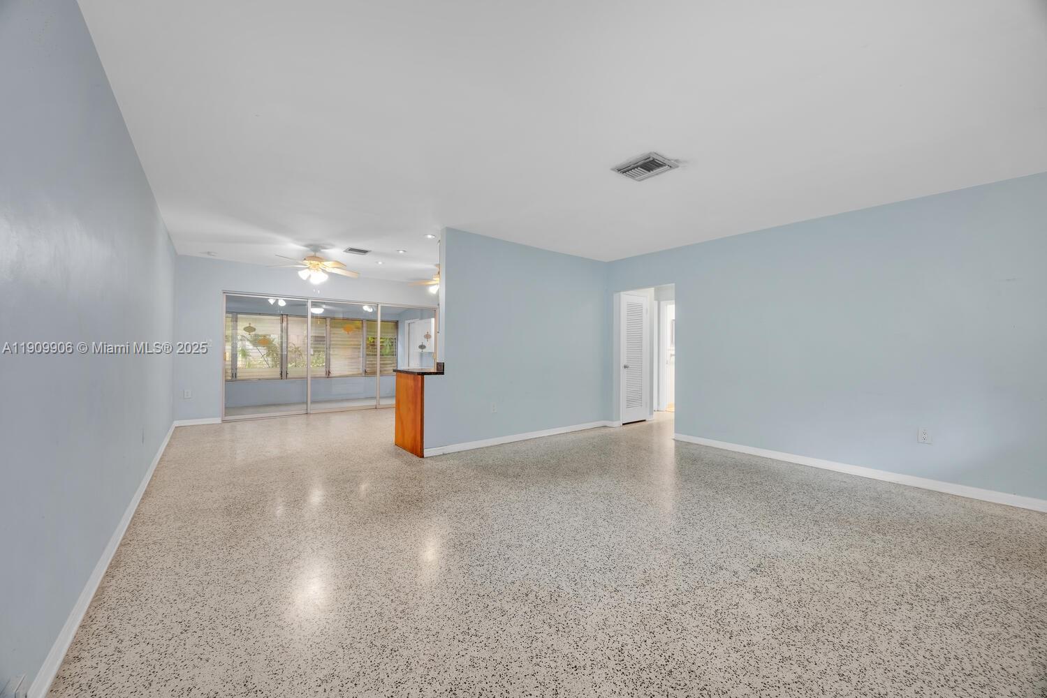   /  2395 sq. ft. $ 2025-11-06 0 Photo