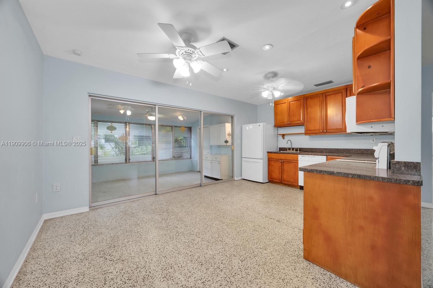   /  2395 sq. ft. $ 2025-11-06 0 Photo