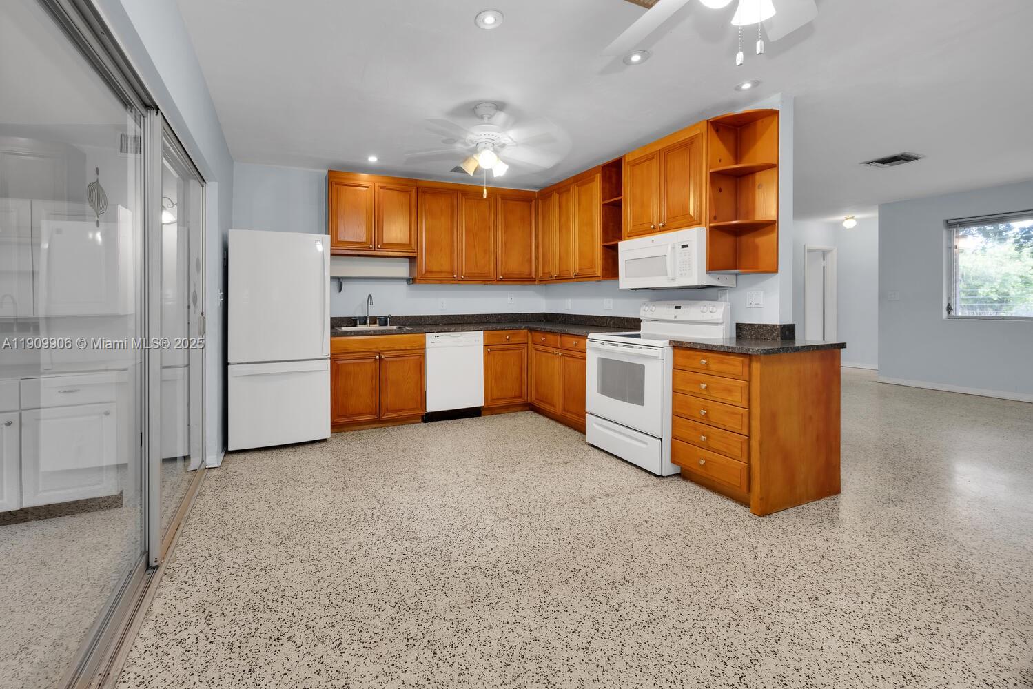   /  2395 sq. ft. $ 2025-11-06 0 Photo