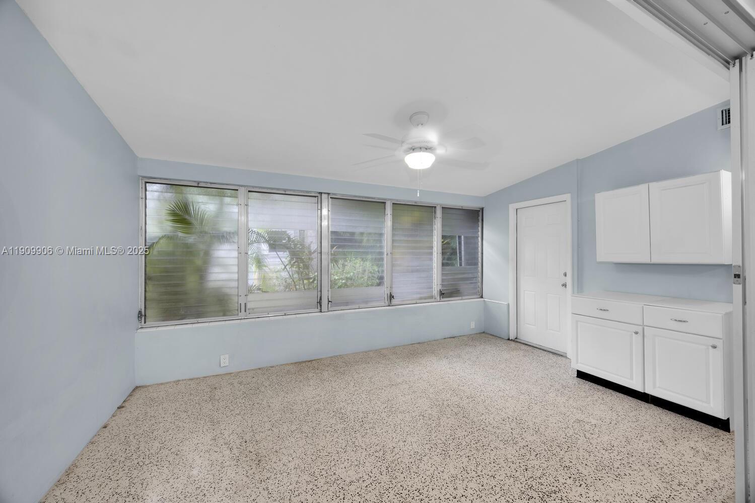   /  2395 sq. ft. $ 2025-11-06 0 Photo