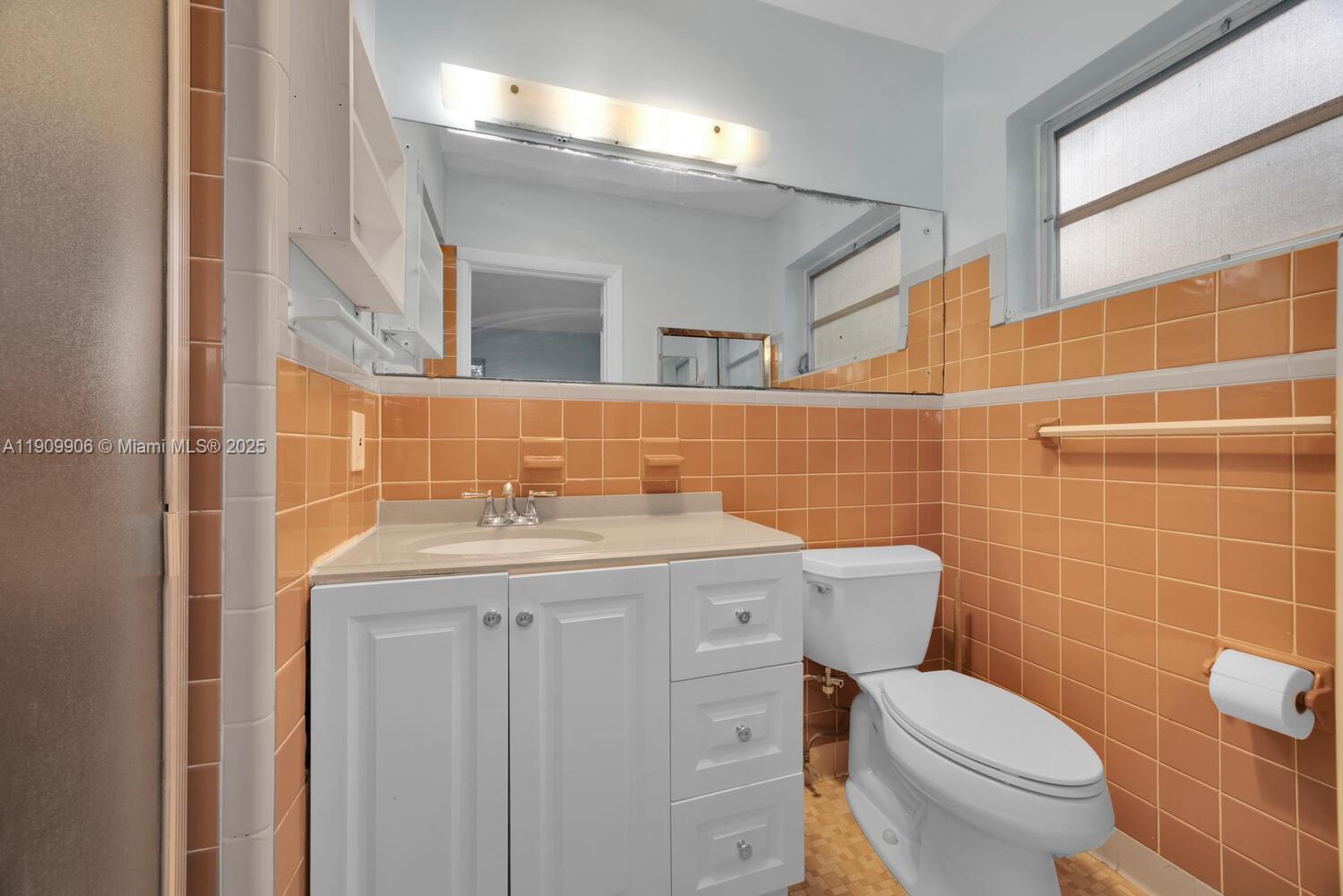   /  2395 sq. ft. $ 2025-11-06 0 Photo