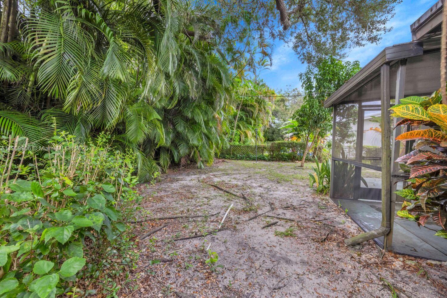   /  2395 sq. ft. $ 2025-11-06 0 Photo