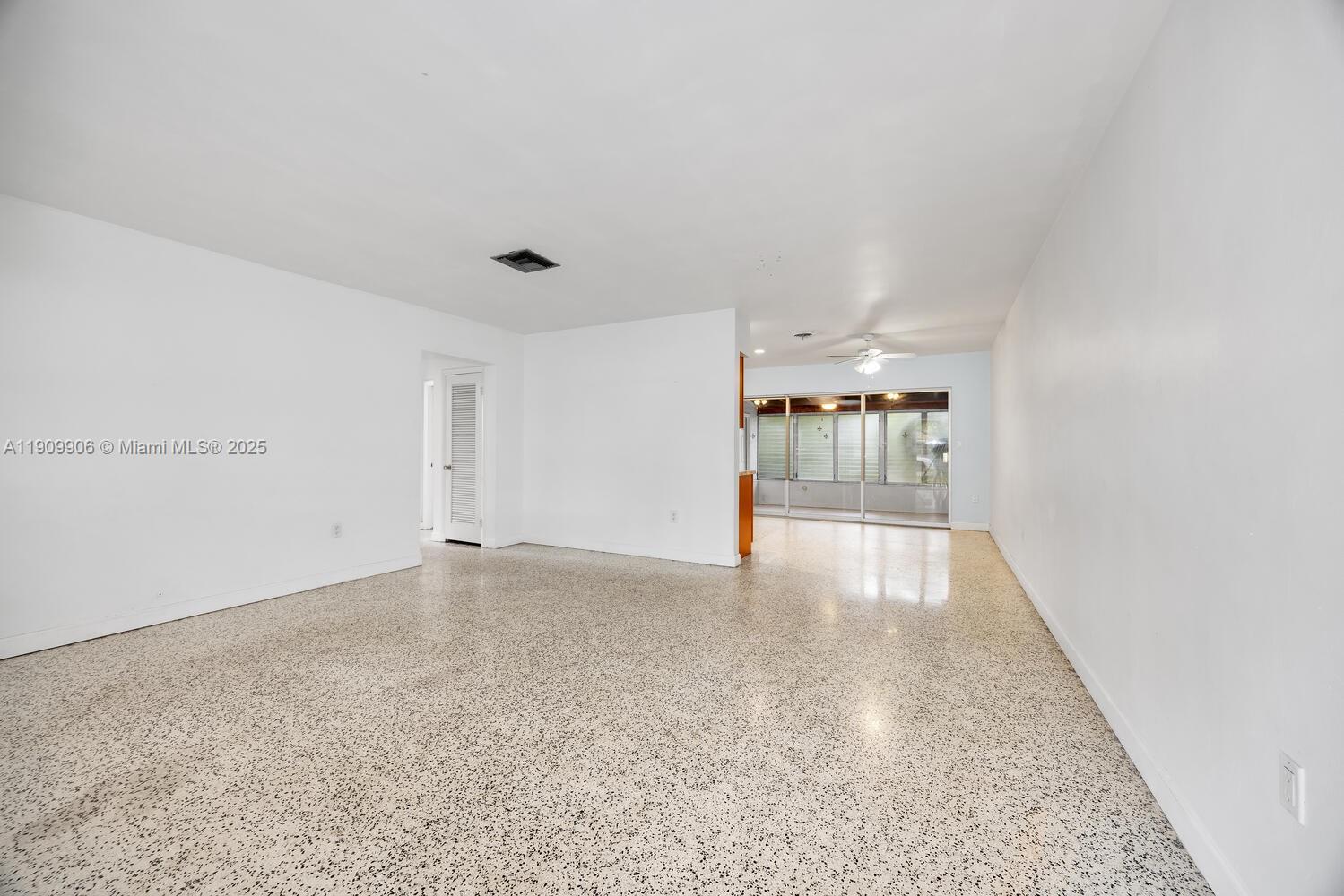   /  2395 sq. ft. $ 2025-11-06 0 Photo