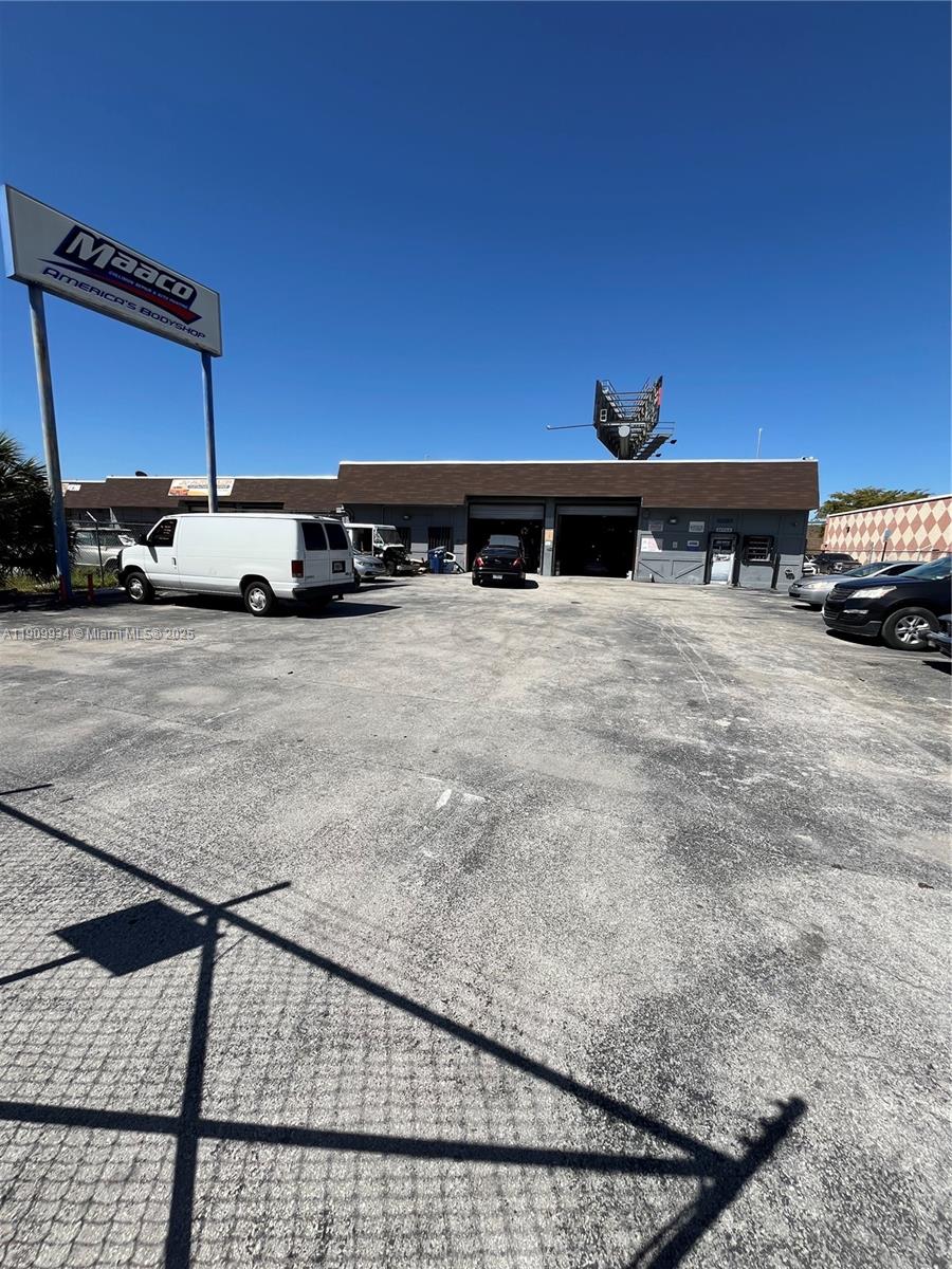 See details / sq. ft. $ 2025-11-06 0 Photo