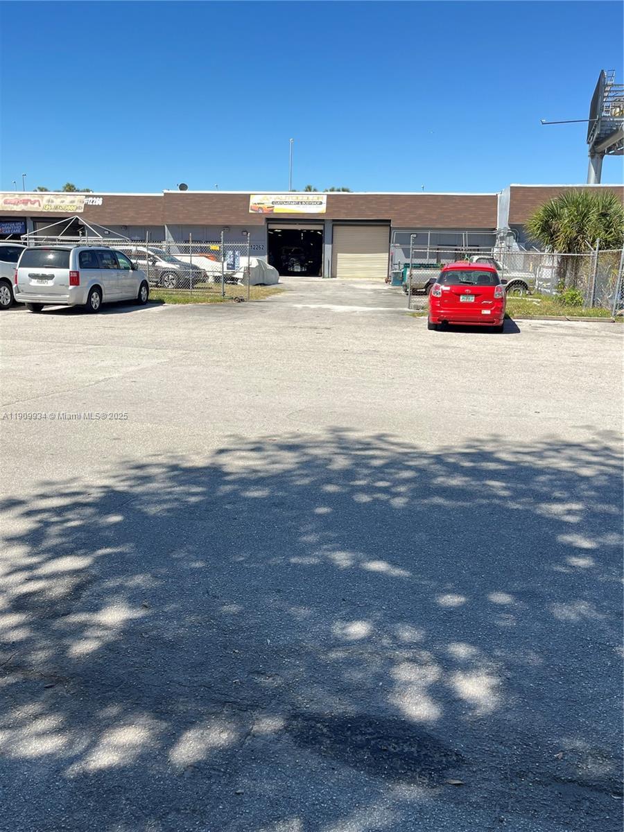 See details / sq. ft. $ 2025-11-06 0 Photo