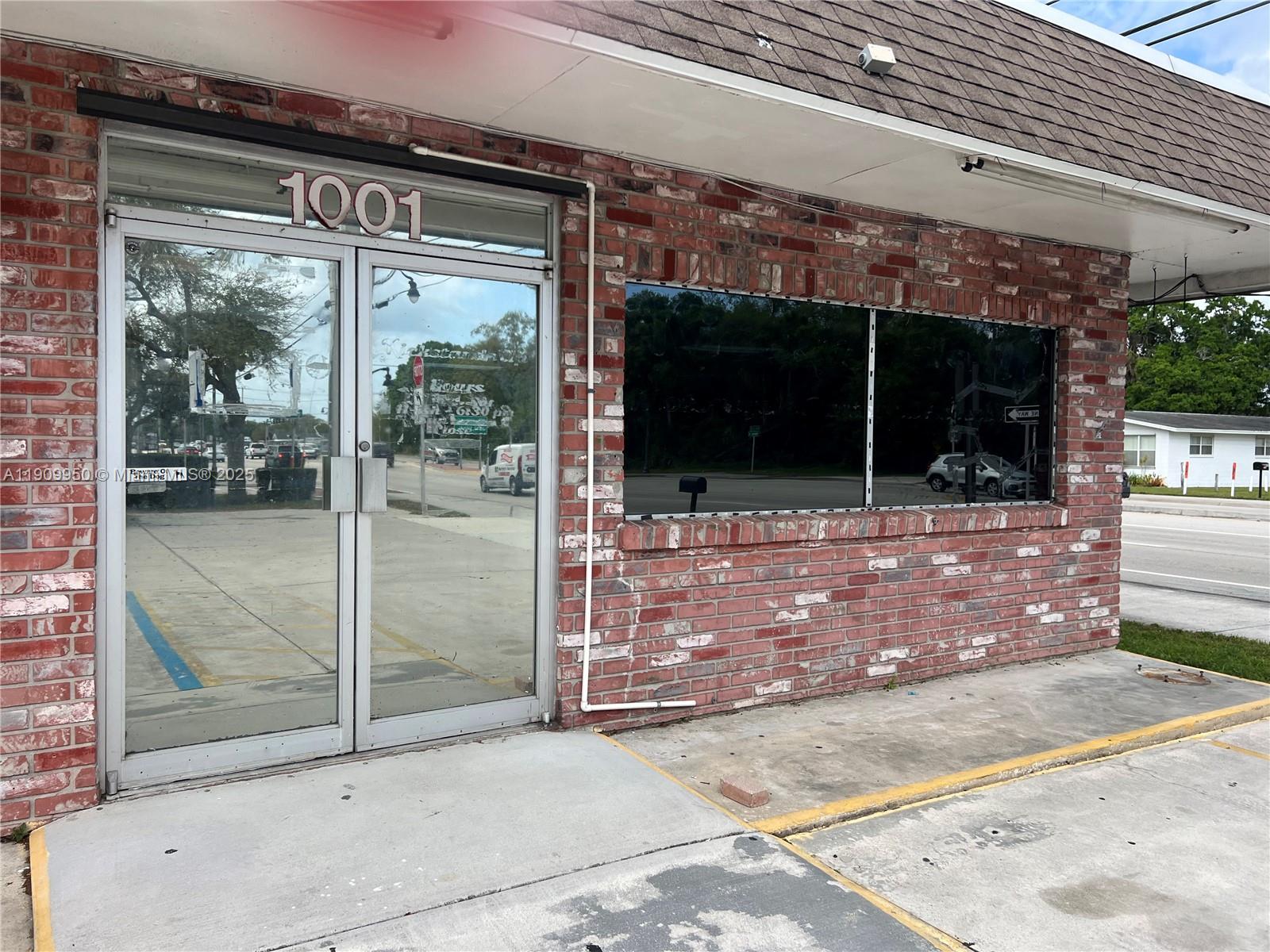 See details / sq. ft. $ 2025-11-06 0 Photo