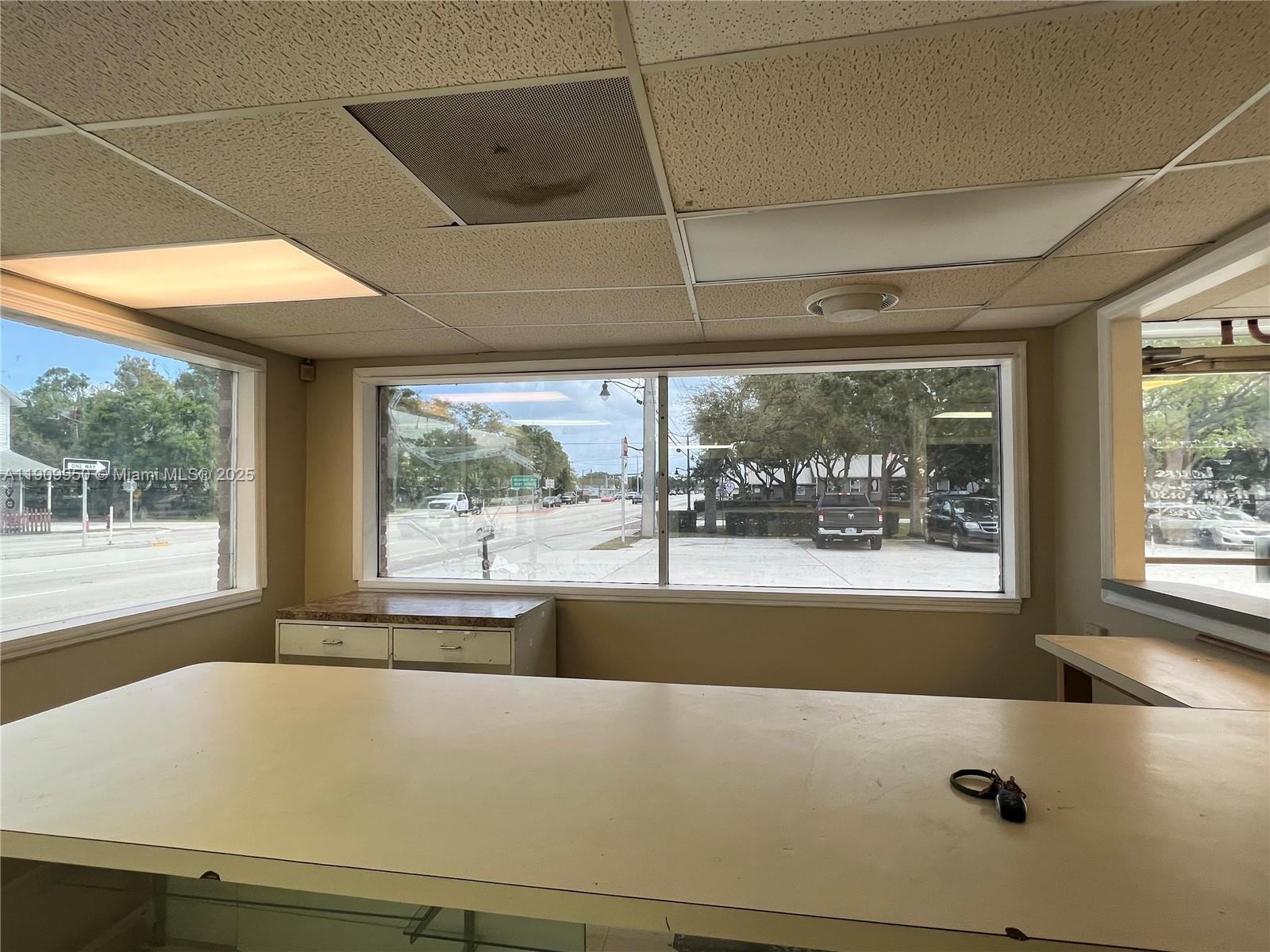 See details / sq. ft. $ 2025-11-06 0 Photo