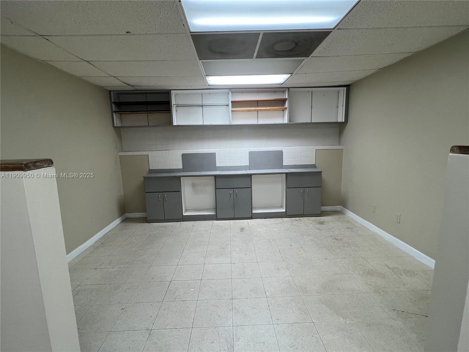 See details / sq. ft. $ 2025-11-06 0 Photo