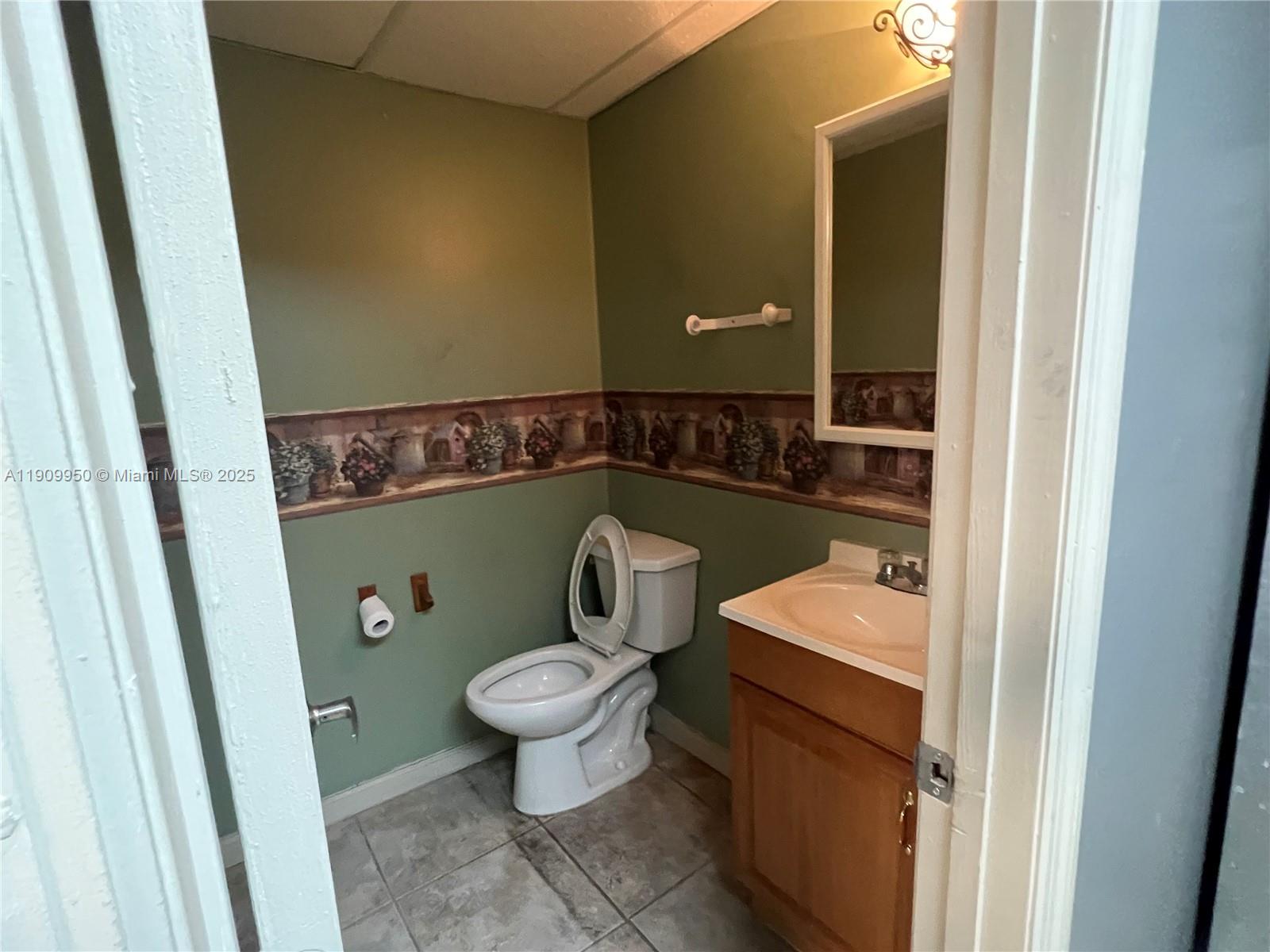 See details / sq. ft. $ 2025-11-06 0 Photo