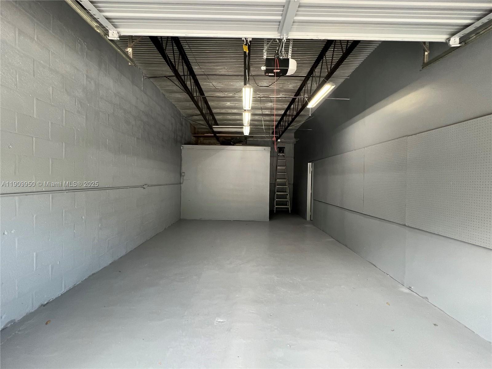 See details / sq. ft. $ 2025-11-06 0 Photo